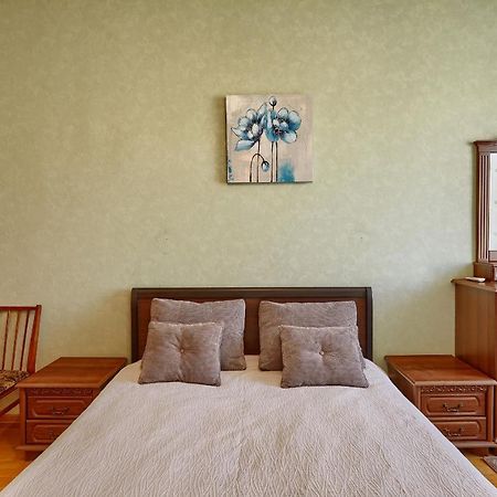 Apartment Near Lva Tolstoho Square キエフ エクステリア 写真