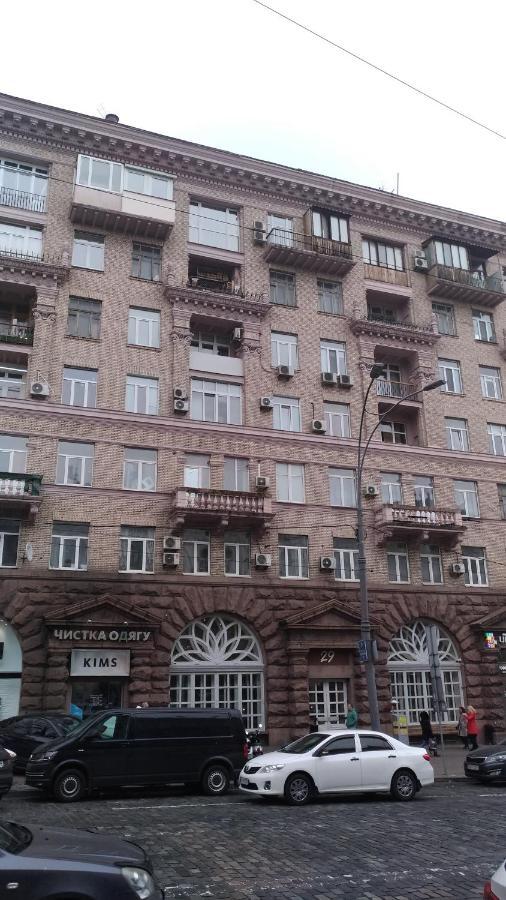 Apartment Near Lva Tolstoho Square キエフ エクステリア 写真